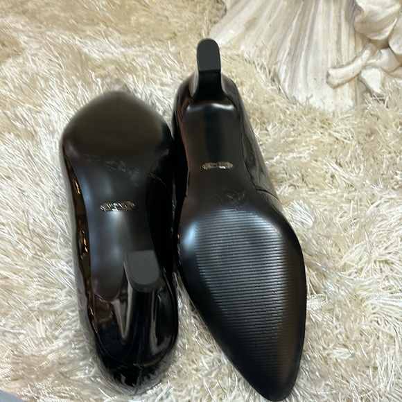 Vionic (Mia) Black Patent Leather Heels - Picture 4 of 6